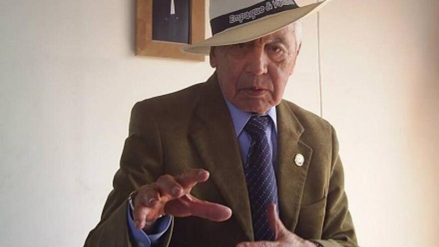 Falleció el poeta Rogelio Echavarría