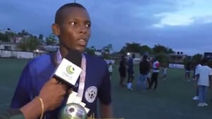 Niño futbolista se hizo viral por decir a quién le iba a dar su premio en efectivo: “Se la voy a mandar a mi mamá”