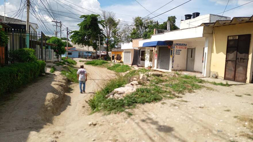 Los estragos de una vía que lleva cinco años destapada en Sincelejo