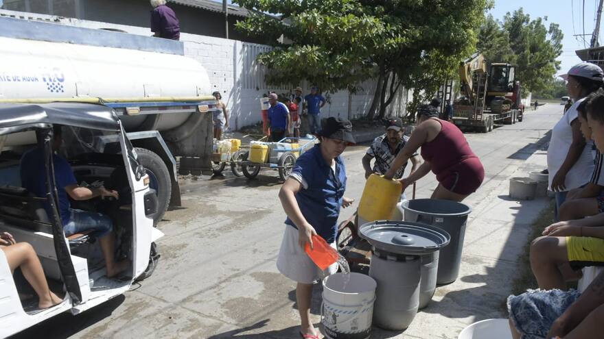 Habitantes de Malambo, 'desesperados' por falta de agua potable