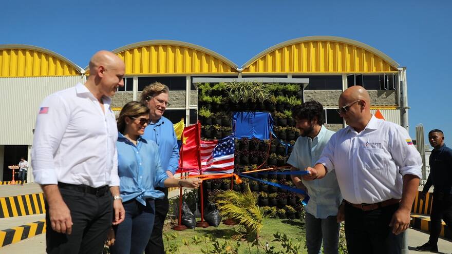 Empresa de EE. UU. abre en Barranquilla la fábrica más grande de andamios de América Latina