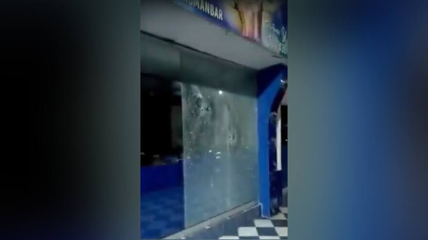 Atacan a tiros fachada de establecimiento comercial Mi Talismán