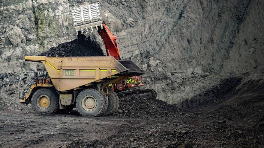 Gobierno niega y declara inviable renuncia de títulos mineros a Prodeco