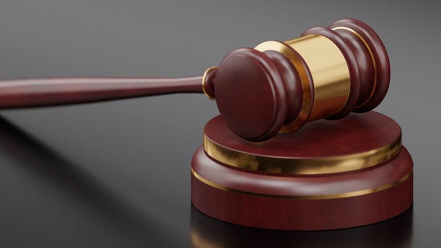 Irán condena a un cantante a la cárcel y latigazos por una canción de apoyo a las mujeres