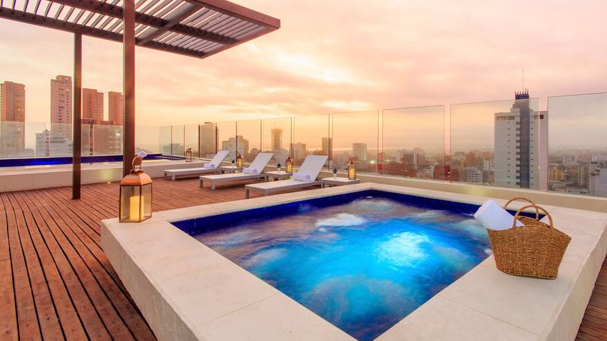 Explora la magia cultural de Barranquilla en el hotel NH Collection Smartsuites