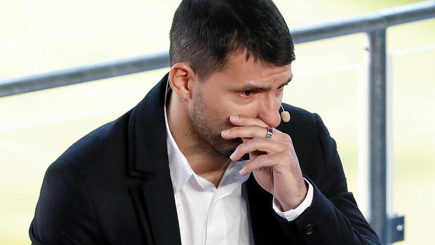 Sergio Agüero anunció su retiro definitivo por una arritmia cardíaca