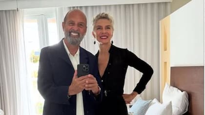 De forma discreta, Margarita Rosa de Francisco se casó frente al mar