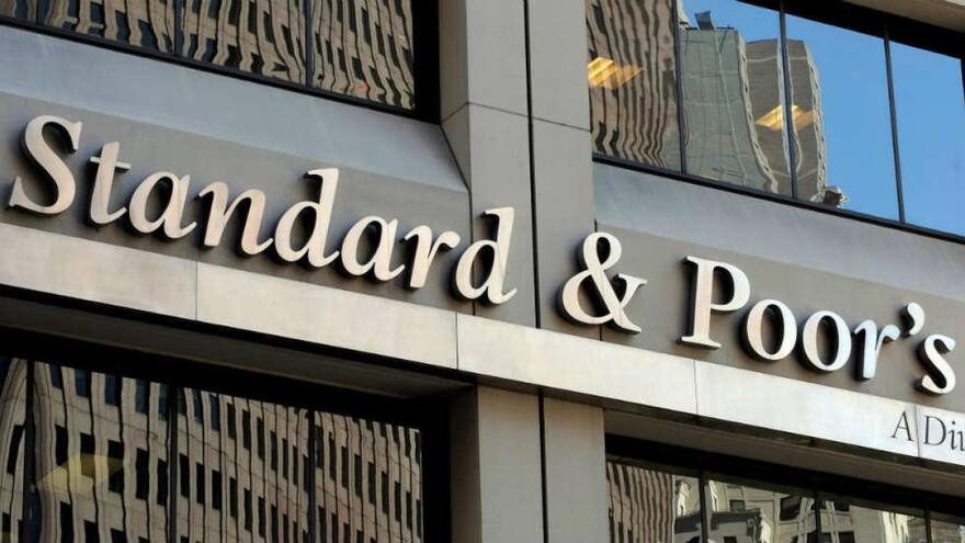 'La baja en perspectiva de S&P encamina al país a perder grado de inversión'