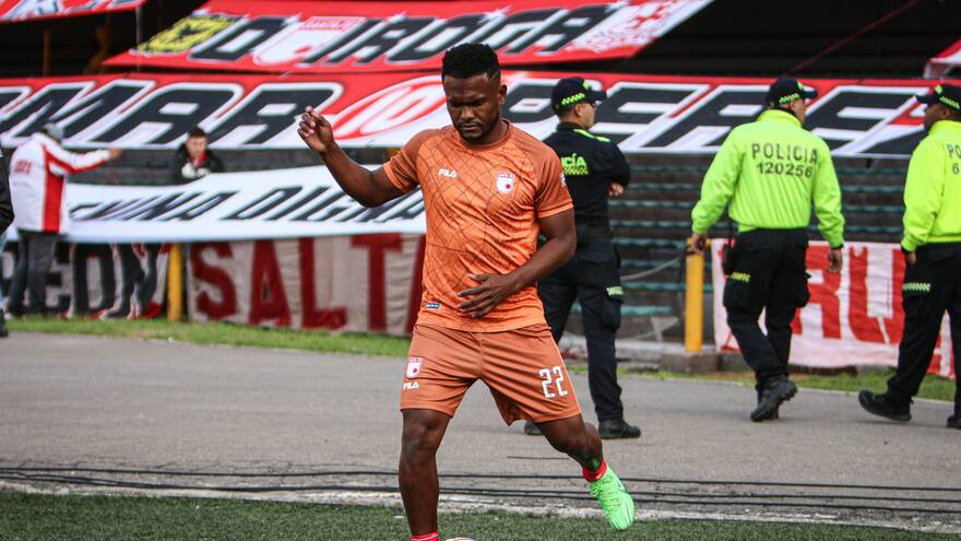 Elvis Perlaza, jugador del Santa Fe, denuncia insultos racistas del técnico del Pasto