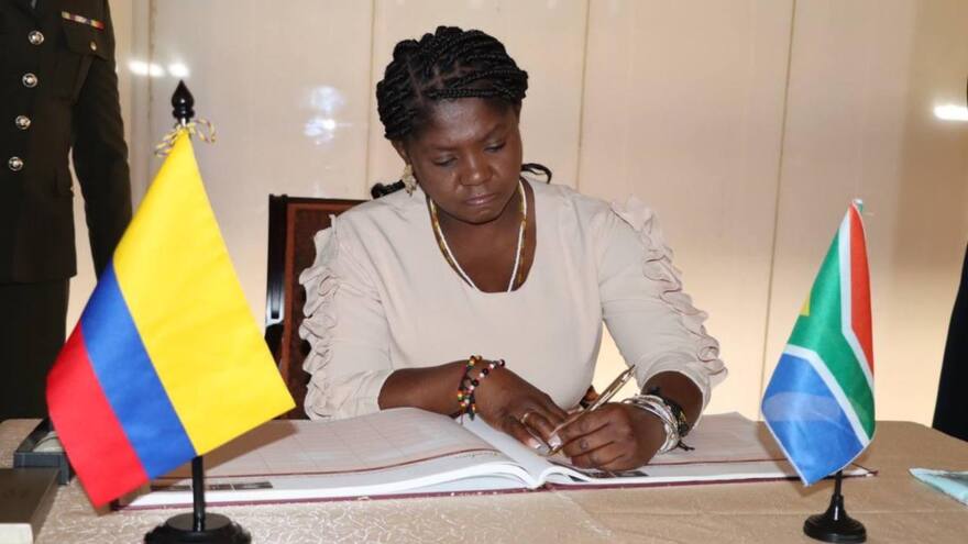 Petro se pronunció tras las críticas del viaje a África de Francia Márquez con su pareja