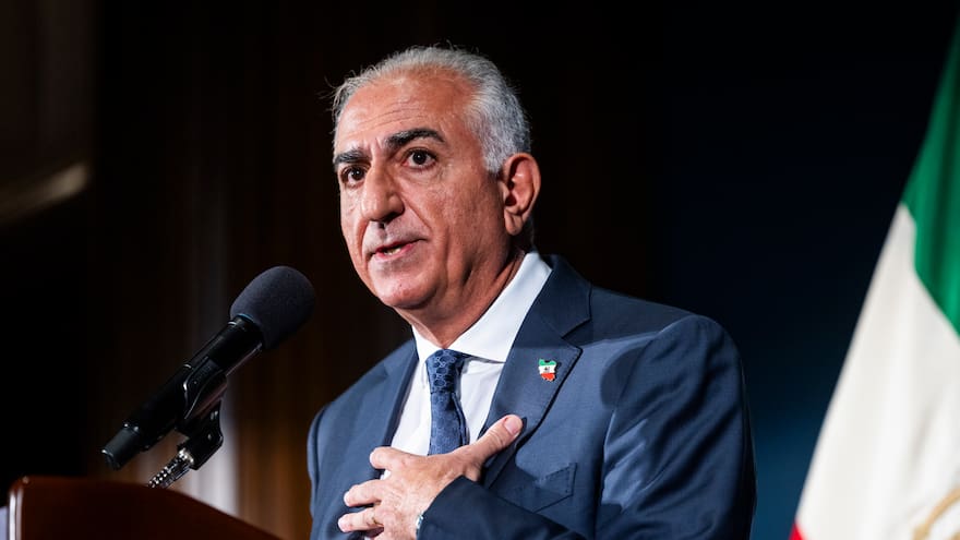 Hackers vulneran la TV pública de Irán y emiten discurso del ex príncipe Reza Pahlavi
