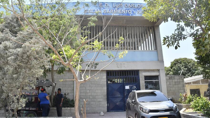 Ladrones se llevan abanicos de IED Luis Carlos Galán del barrio El Ferry