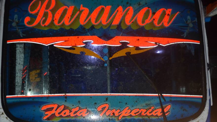 Bus intermunicipal arrolla a burro en vía La Cordialidad