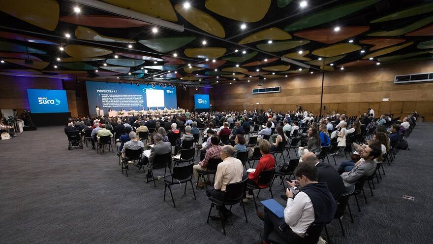 Pulso entre el GEA y Gilinski: dos asambleas en un día