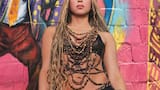 Shakira se convierte en una reina palenquera desde Barrio Abajo