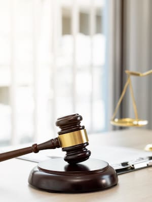 Nuevo golpe a la rama judicial