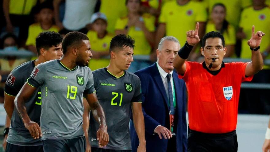 Polémica en Perú: Árbitro que pitó en el partido de Alianza Lima y Garcilaso agredió a un hincha en el aeropuerto