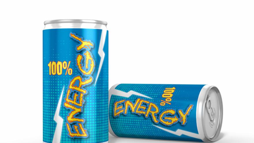 Estos son los riesgos de bebidas energizantes para la salud física y mental