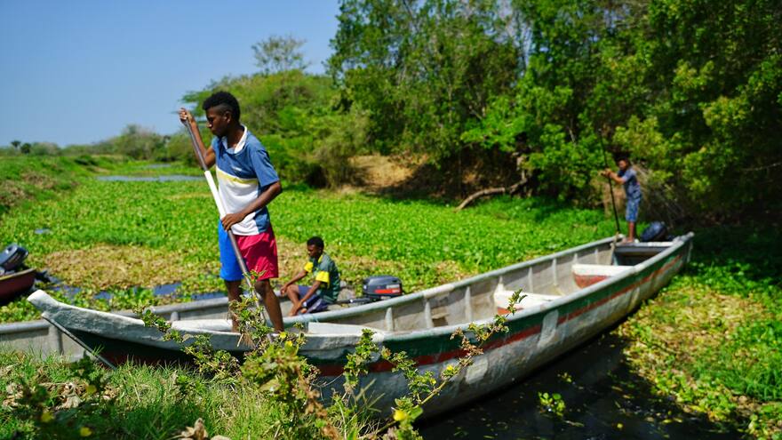 Gobernación realiza 'intervención integral' en el canal de Lomas de Matunilla, Bolívar