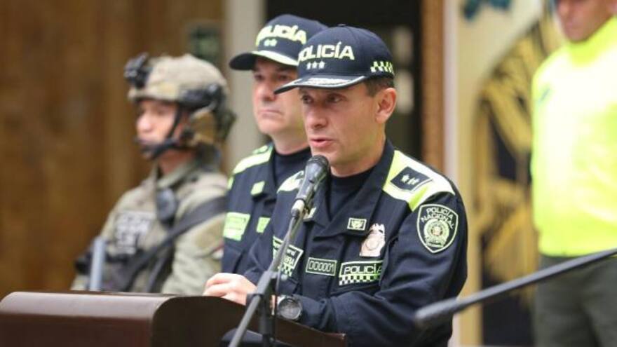 Director de la Policía da a conocer lineamientos para cese al fuego