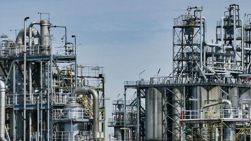 Petróleo Brent subió al nivel más alto en siete años