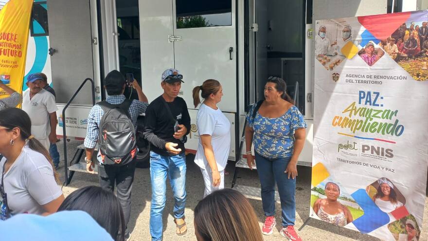ART y Gobernación entregan unidades móviles de salud en Sucre