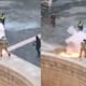Video: Hombre se prende fuego durante protesta de bomberos en una plaza de Murcia