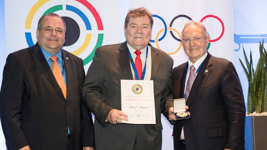 Helmut Bellingrodt, exaltado en Alemania