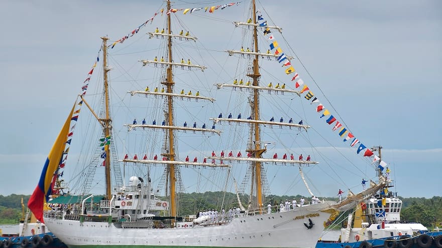 El buque A.R.C. Gloria está listo para recibir a los barranquilleros