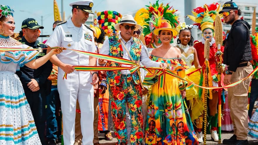 El Gran Desfile de Independencia en Cartagena se tomó la Avenida Santander