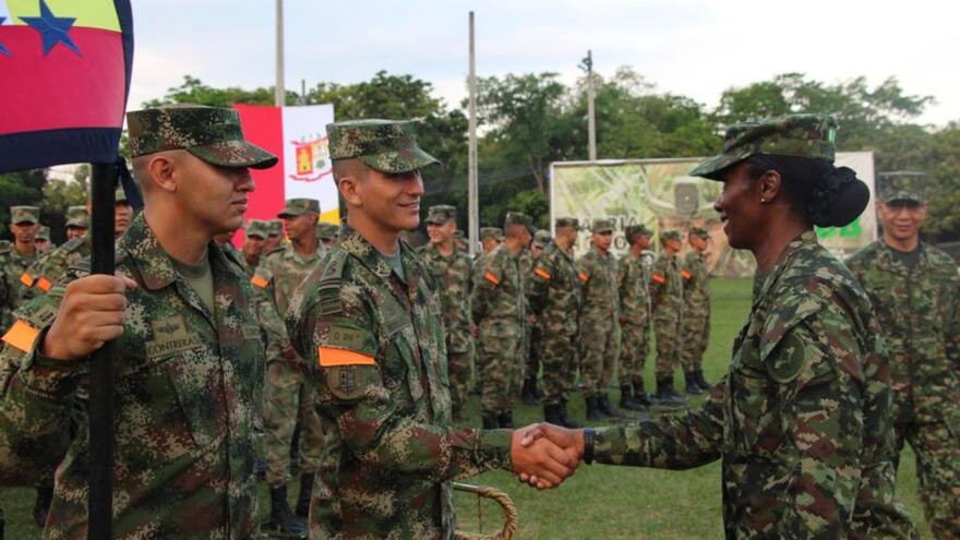 Ejército aumentó el mínimo de años de servicio para ascenso de oficiales en Colombia