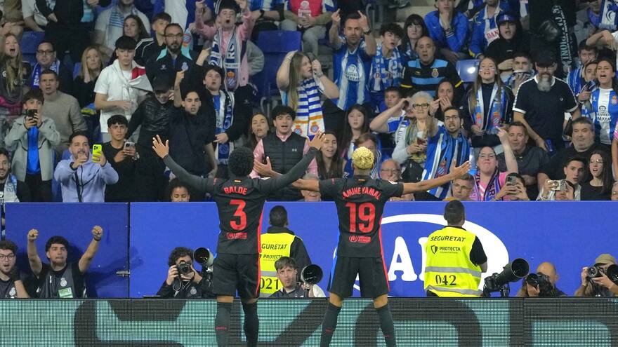 Barcelona derrota 2-0 al Espanyol y se corona campeón de la Liga de España