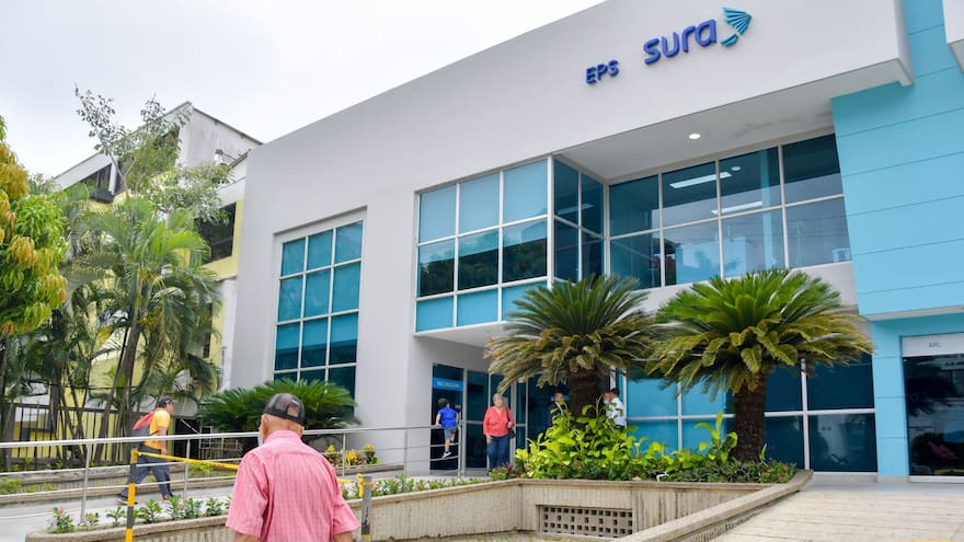 ¿Qué significa la solicitud de Sura al Gobierno y qué viene para la EPS?