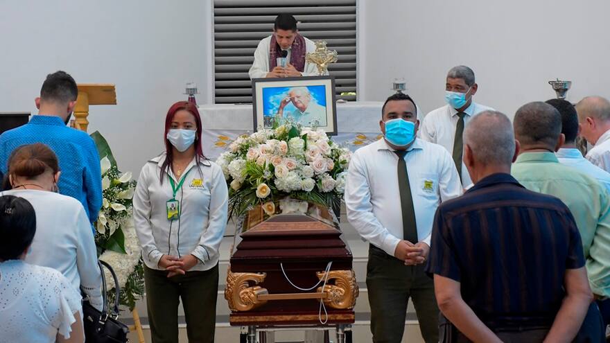 Entre aplausos y elogios, se fue don ‘Chelo’