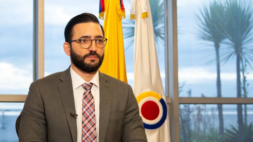 Salen 6 altos funcionarios de la Contraloría
