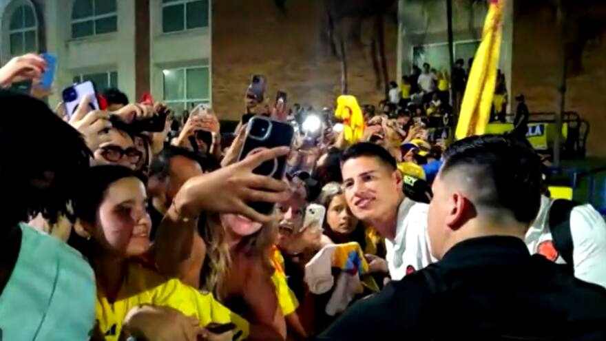 Un banderazo con lluvia de autógrafos, mucho entusiasmo y algunas lágrimas