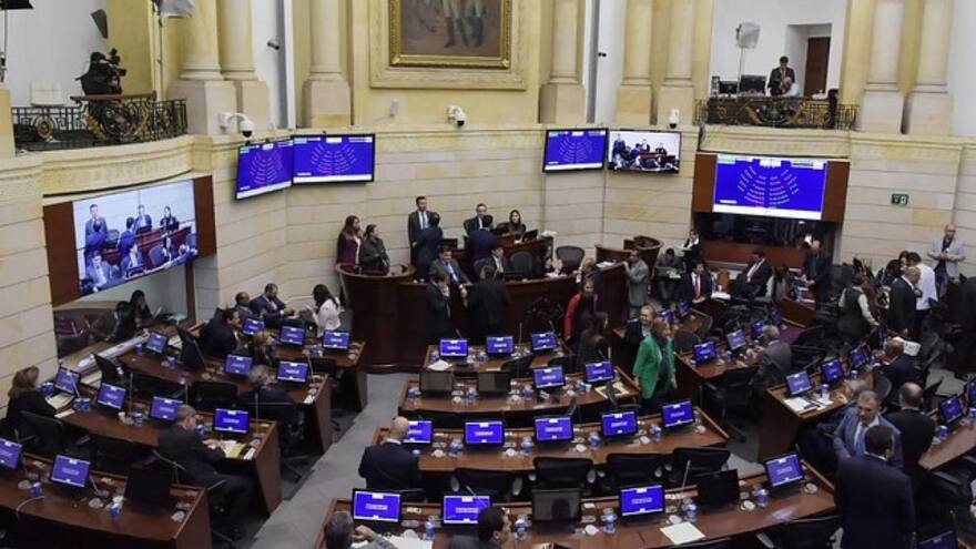 “Reforma a la salud no brindaba una solución de fondo”: senadores a Petro