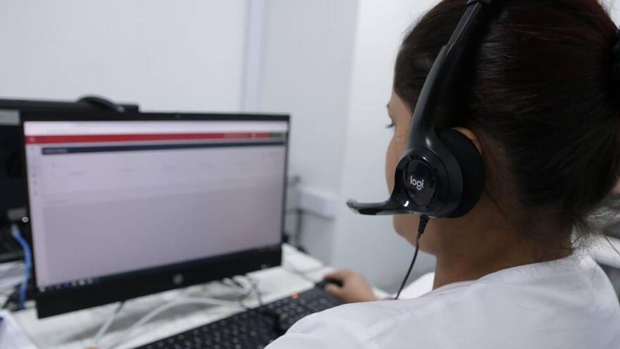 Vacunación contra covid podrá agendarse en Centro de Telesalud