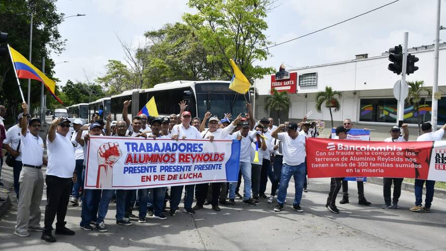 Extrabajadores de Aluminio Reynolds protestan en el norte de Barranquilla