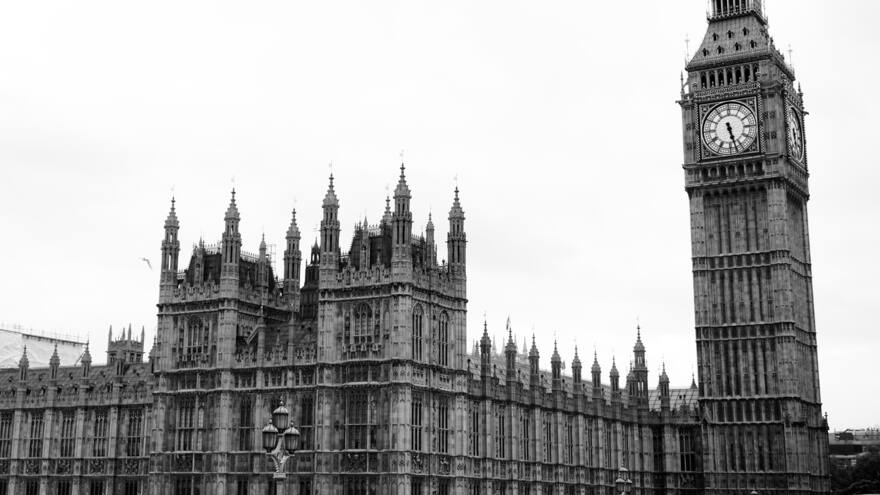 Temor en Reino Unido por una profecía: murió el tercer cuervo en la Torre de Londres