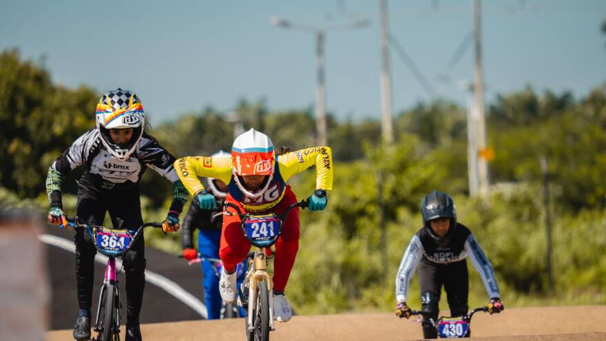 Melany Suárez, subcampeona en la séptima válida Nacional de BMX