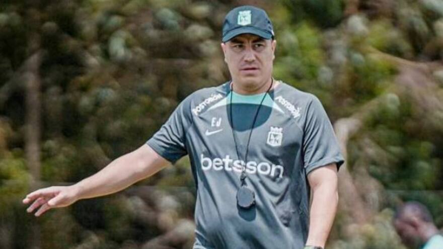 Efraín Juárez habría presentado su renuncia como técnico del Atlético Nacional