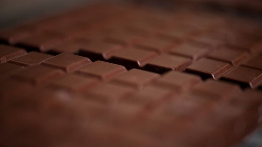 ¿El chocolate oscuro ayuda a dormir mejor?