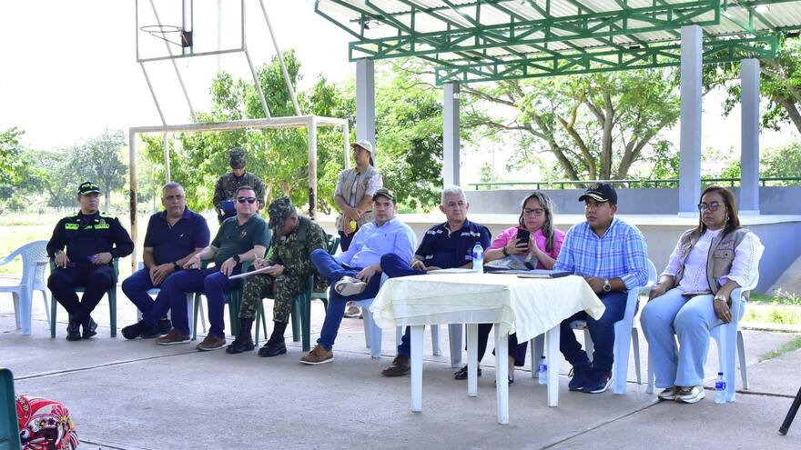 Patrullajes permanentes y $30 millones de recompensa tras masacre en Caracolí