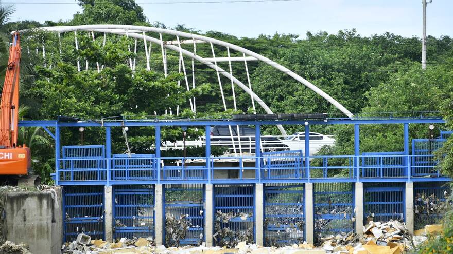 A diario se retiran 20 toneladas de desechos en trampa del arroyo León