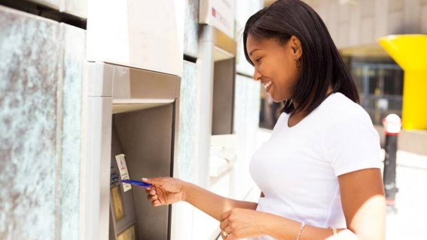 ¿Cuándo se paga la prima de mitad de año en Colombia?