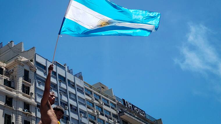 Hinchas de Argentina celebran victoria en Qatar 2022