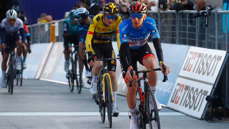 'Cuando acelera Pogacar se pone fuera de este mundo': Landa