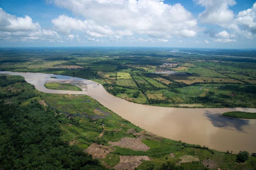 Anuncian USD 100 millones para obras contra el cambio climático, en La Mojana