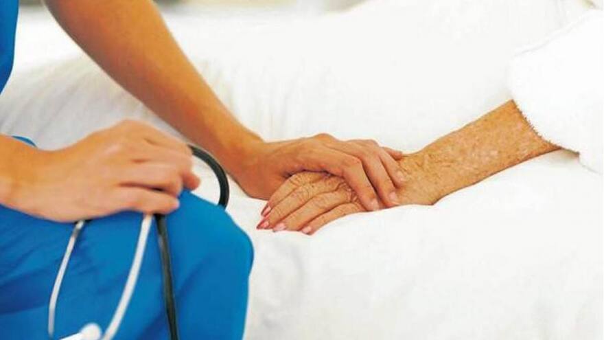 Eutanasia y suicidio médicamente asistido: ¿Qué son y en qué se diferencian?